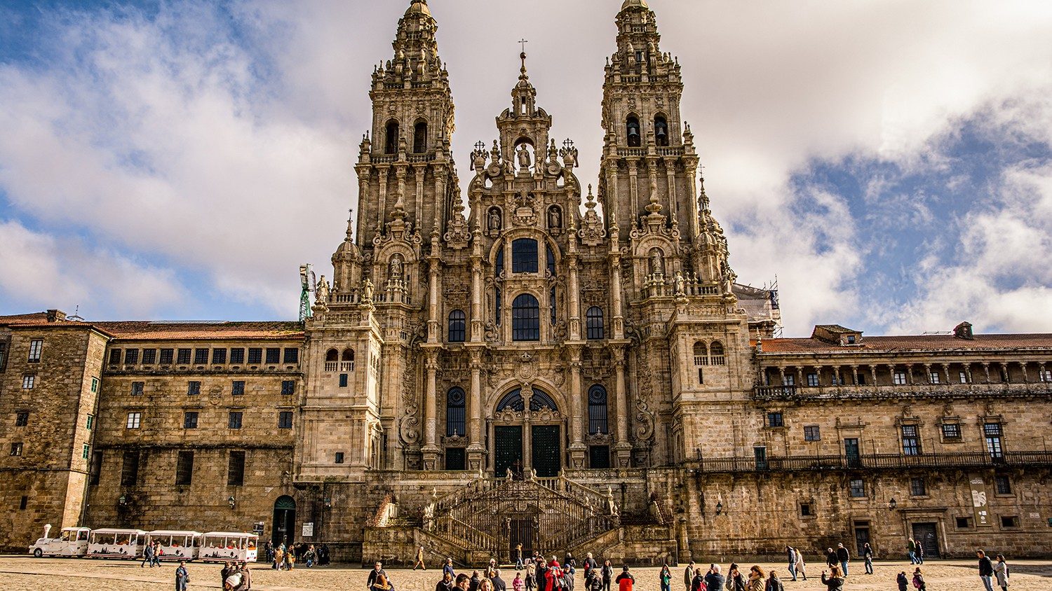 Hơn 100 tù nhân của 15 nhà tù Tây Ban Nha hành hương đền thánh Giacôbê ở Santiago de Compostela