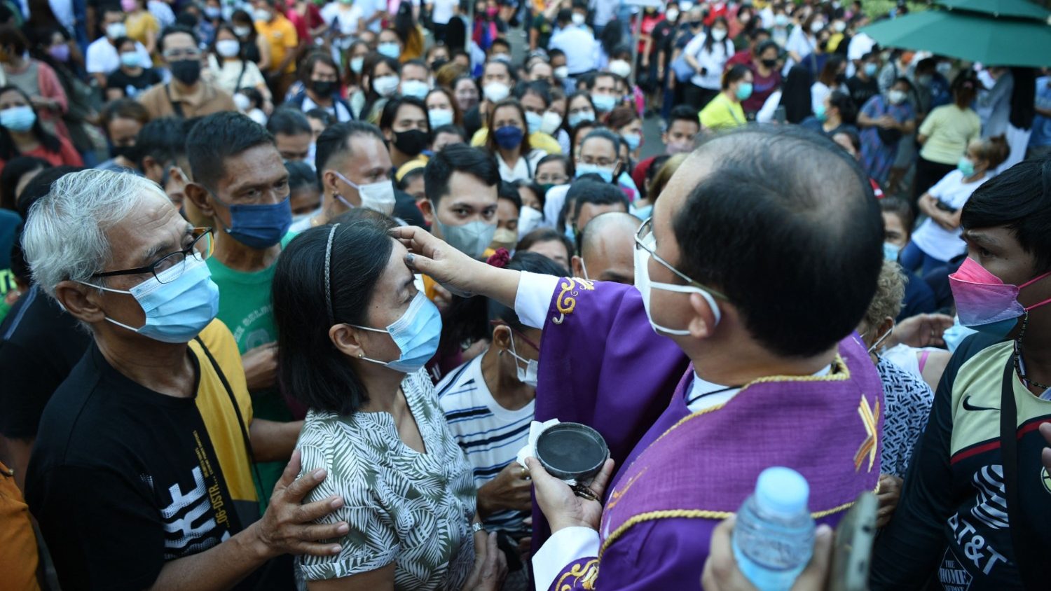Các giám mục Philippines khuyến khích tín hữu trở lại dự lễ ở nhà thờ